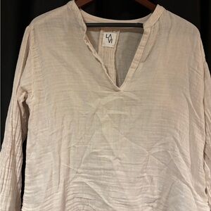 Cream LA VI Sam & LAVI V-Neck Women's Top